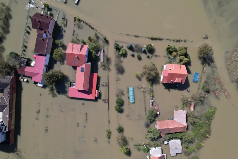 Ovako izgleda potopljeno karlovačko naselje iz zraka: Pogledajte kakve posljedice je za sobom ostavila obilna ki&scaron;a