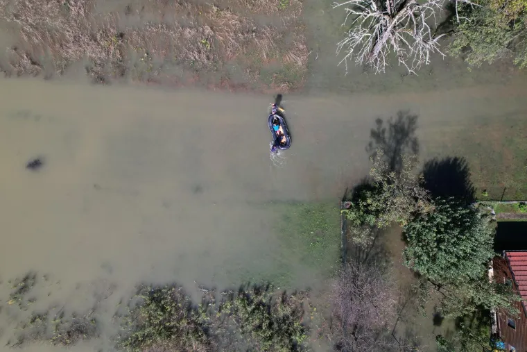 Ovako izgleda potopljeno karlovačko naselje iz zraka: Pogledajte kakve posljedice je za sobom ostavila obilna ki&scaron;a