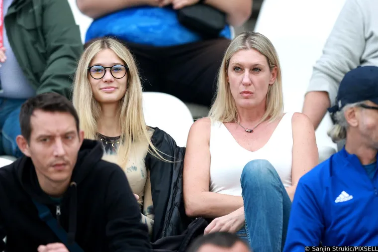 Scena za pamćenje na gradskom derbiju Dinama i Lokomotive. Pogledajte kakav je transparent upućen Mislavu Oršiću osvanuo na tribini