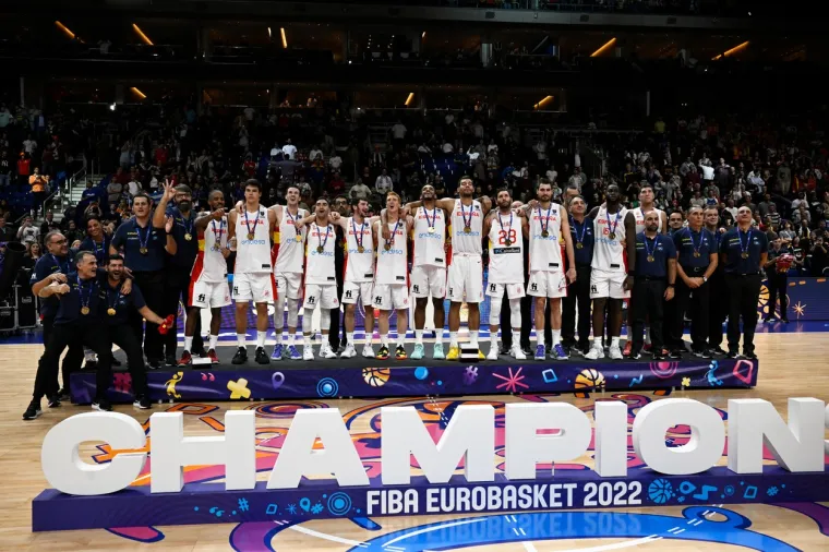 Dva nevjerojatna brata i jedna sasvim posebna družina iznenadili su mnoge: Pogledajte galeriju novih ko&scaron;arka&scaron;kih junaka Europe