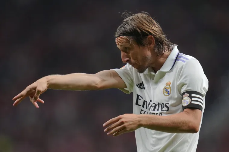 Internet gori zbog Luke Modrića: 'Čim ga hrane da sa 37 igra tako? Vladar nogometa, idol, maestro, kralj Europe...'