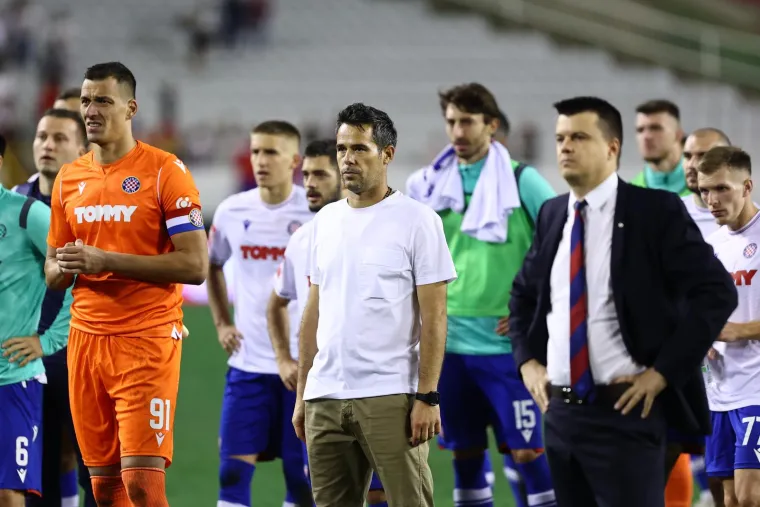 HNL GALERIJA  Armada izvjesila novu žestoku poruku, Torcida i BBB opet priredili spektakl na tribinama