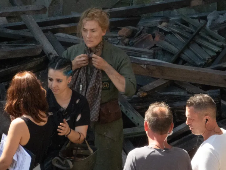 Kate Winslet u Dubrovniku slomila nogu! Objavljene fotografije glumice sa seta u Kuparima