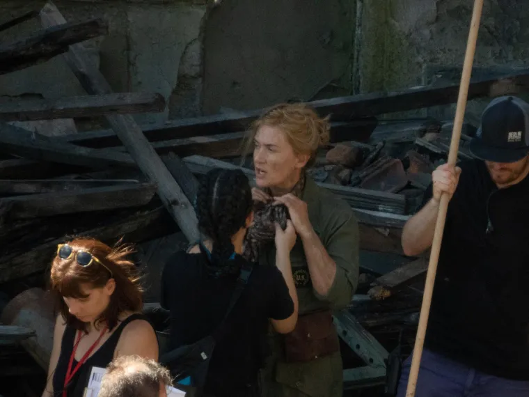 Kate Winslet u Dubrovniku slomila nogu! Objavljene fotografije glumice sa seta u Kuparima