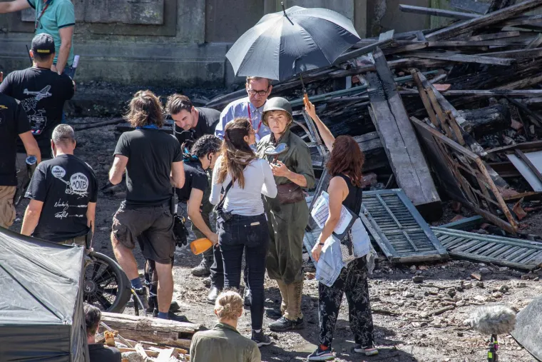Kate Winslet u Dubrovniku slomila nogu! Objavljene fotografije glumice sa seta u Kuparima