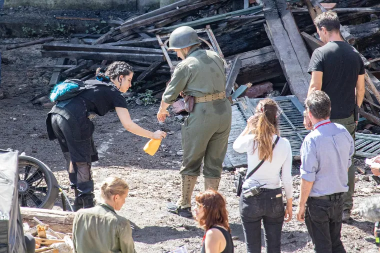 Kate Winslet u Dubrovniku slomila nogu! Objavljene fotografije glumice sa seta u Kuparima