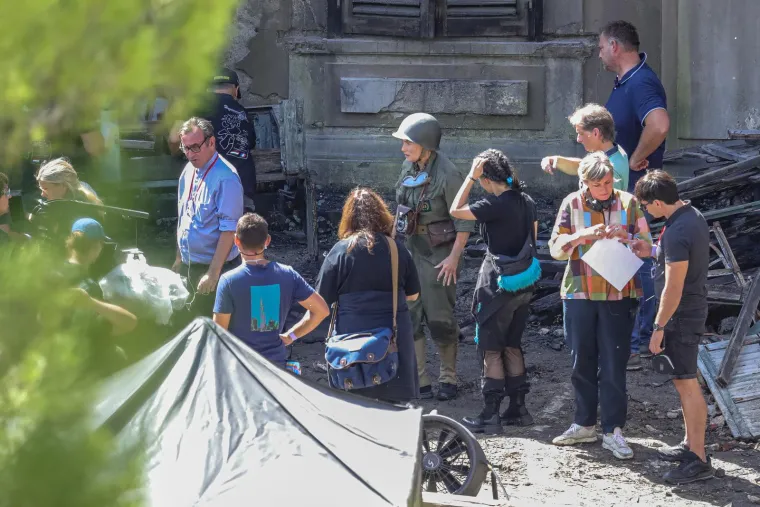 Kate Winslet u Dubrovniku slomila nogu! Objavljene fotografije glumice sa seta u Kuparima