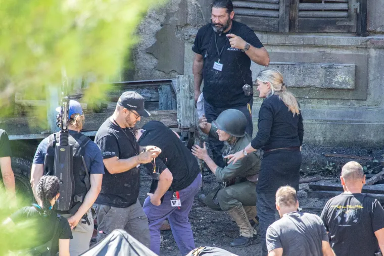Kate Winslet u Dubrovniku slomila nogu! Objavljene fotografije glumice sa seta u Kuparima