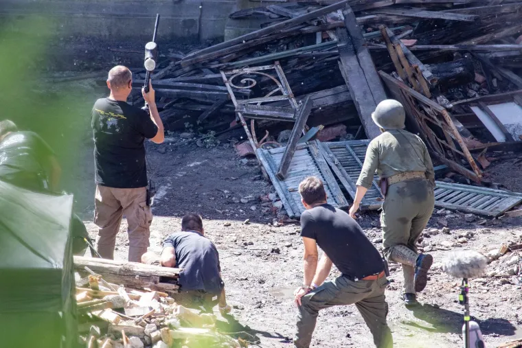 Kate Winslet u Dubrovniku slomila nogu! Objavljene fotografije glumice sa seta u Kuparima