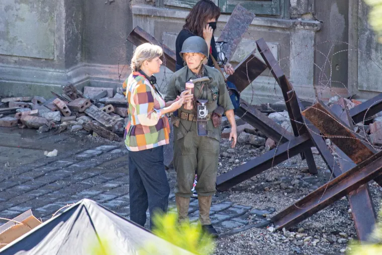 Kate Winslet u Dubrovniku slomila nogu! Objavljene fotografije glumice sa seta u Kuparima
