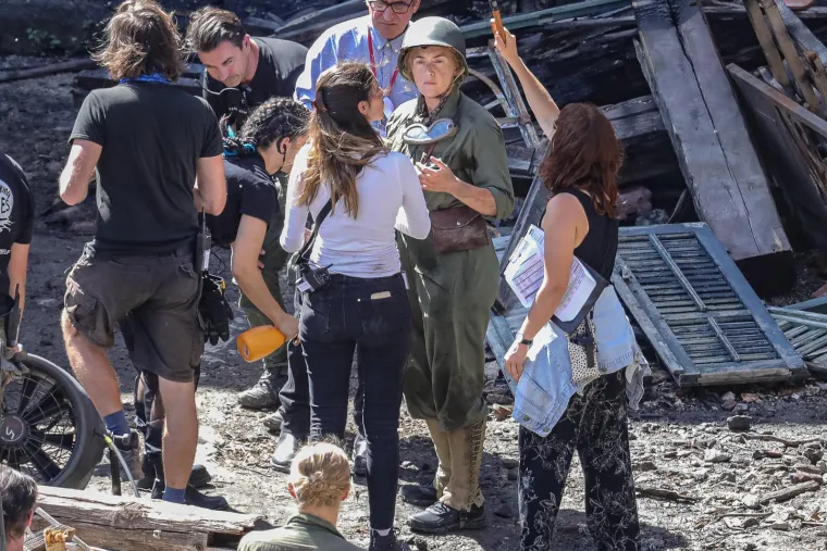 Kate Winslet u Dubrovniku slomila nogu! Objavljene fotografije glumice sa seta u Kuparima