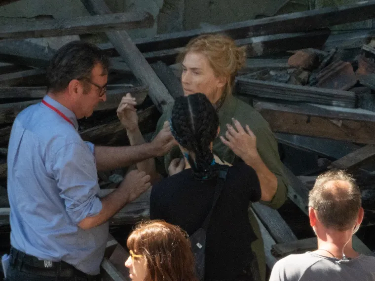 Kate Winslet u Dubrovniku slomila nogu! Objavljene fotografije glumice sa seta u Kuparima