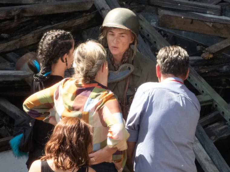 Kate Winslet u Dubrovniku slomila nogu! Objavljene fotografije glumice sa seta u Kuparima