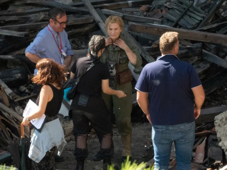 Kate Winslet u Dubrovniku slomila nogu! Objavljene fotografije glumice sa seta u Kuparima