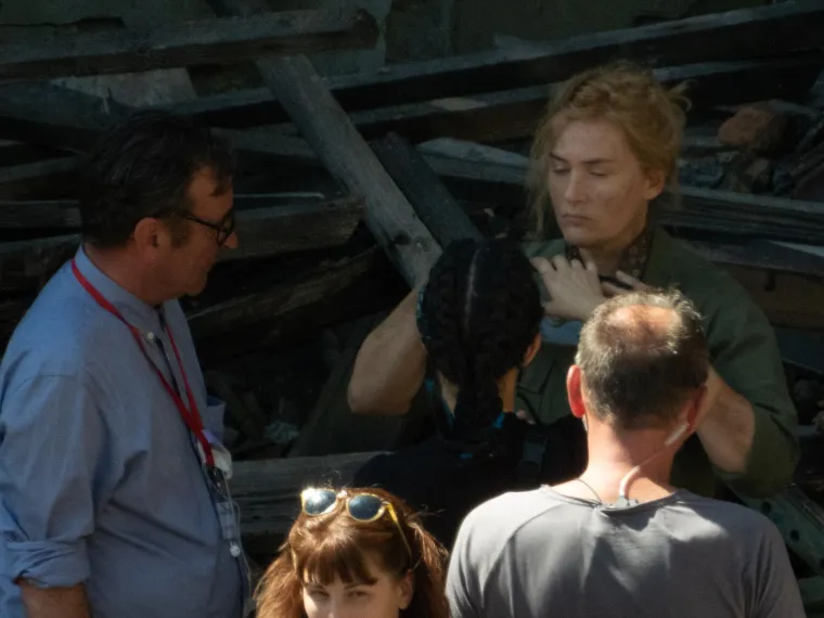 Kate Winslet u Dubrovniku slomila nogu! Objavljene fotografije glumice sa seta u Kuparima