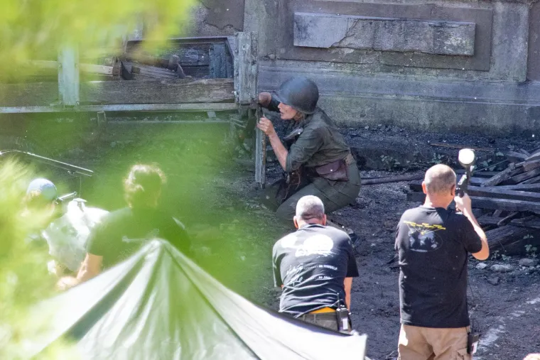 Kate Winslet u Dubrovniku slomila nogu! Objavljene fotografije glumice sa seta u Kuparima