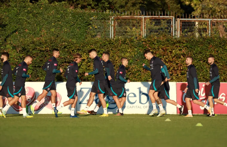 GALERIJA Vatreni odradili prvi trening uoči dvije važne utakmice Lige nacija: Sjajna atmosfera vlada na Maksimiru