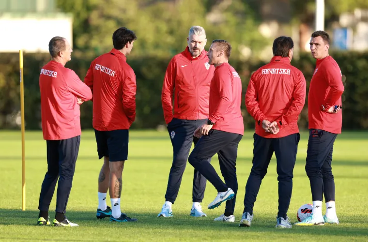 GALERIJA Vatreni odradili prvi trening uoči dvije važne utakmice Lige nacija: Sjajna atmosfera vlada na Maksimiru