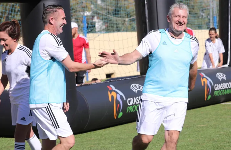 Nadrealne scene: Boban, Srna, Šuker i druge nogometne legende družili se i igrali s djecom na Hvaru