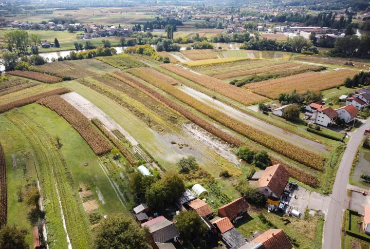 Povlači se voda iz potopljenog karlovačkog naselja: Ovako danas izgledaju Brodarci
