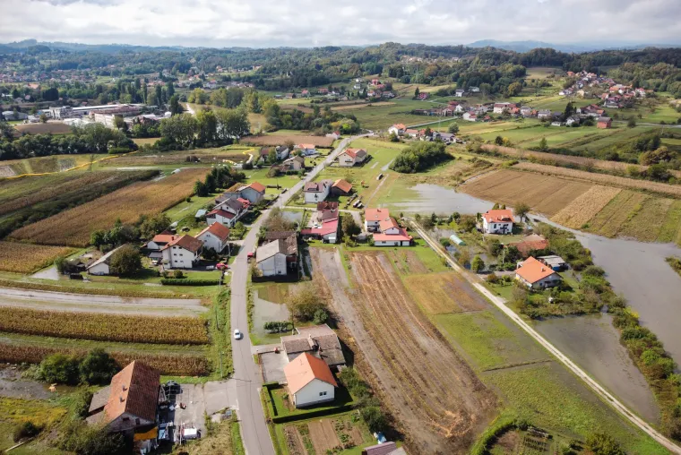 Povlači se voda iz potopljenog karlovačkog naselja: Ovako danas izgledaju Brodarci