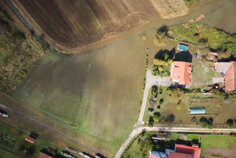 Povlači se voda iz potopljenog karlovačkog naselja: Ovako danas izgledaju Brodarci