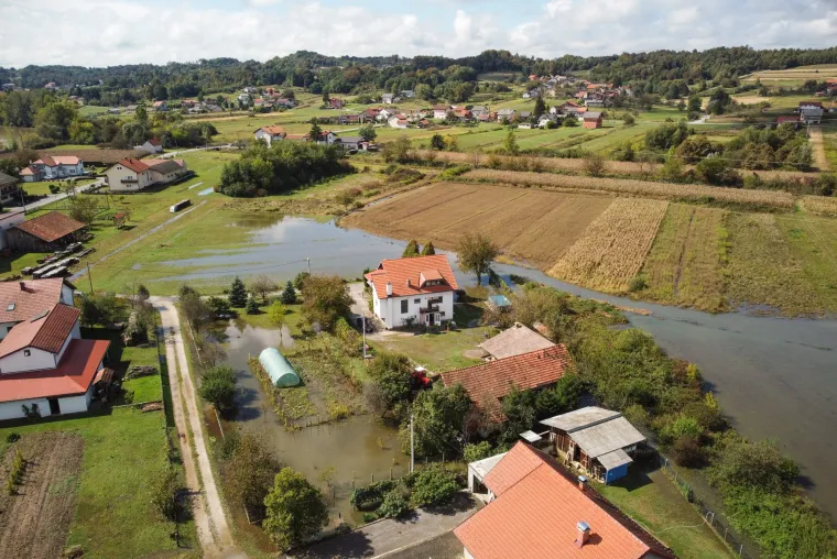 Povlači se voda iz potopljenog karlovačkog naselja: Ovako danas izgledaju Brodarci