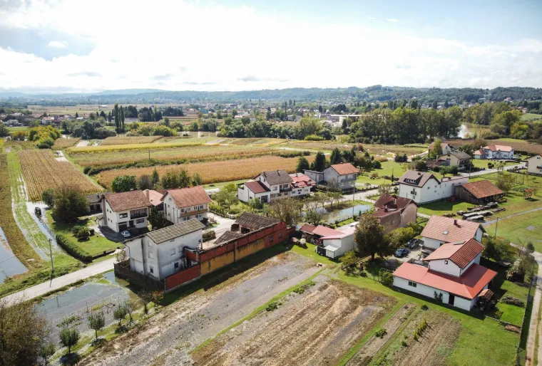 Povlači se voda iz potopljenog karlovačkog naselja: Ovako danas izgledaju Brodarci