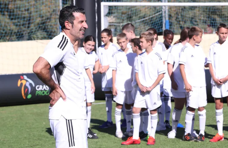 Veliki Portugalac bio je hit: Svjetske nogometne legende zaigrale protiv školaraca s Hvara