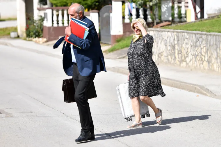 Pogledajte kako je izgledalo uhićenje i pretres kuće Magdalene Dovečer, HDZ-ovke koja je pomogla rođaku