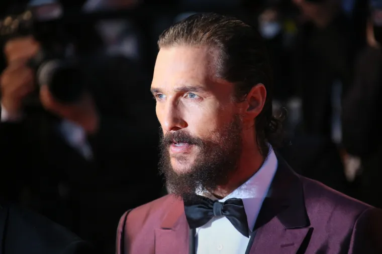 &quot;Bio sam ucijenjen da imam prvi seks kada sam imao 15 godina&quot;, piše McConaughey u svojim memoarima. &quot;Bio sam siguran da idem u pakao zbog seksa prije braka. Danas se samo nadam da to nije slučaj&quot;, dodao je glumac.