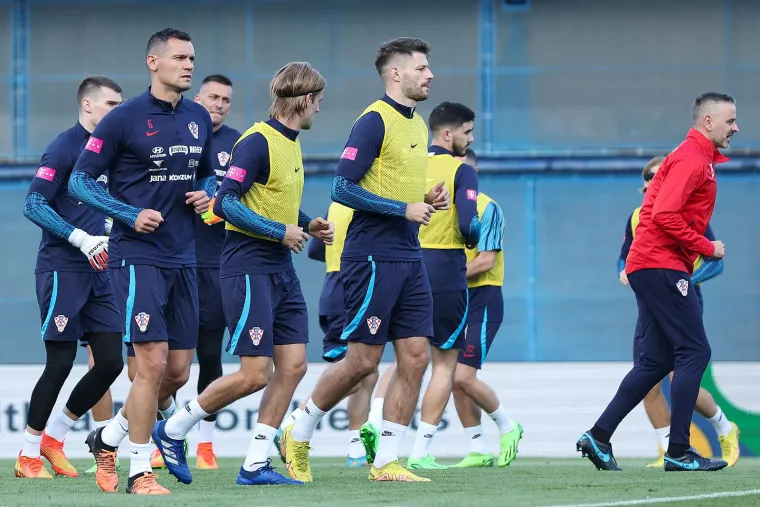 Vatreni održali posljednji trening prije utakmice s Danskom: Majer trenirao s posebnom maskom, atmosfera izgleda odlično