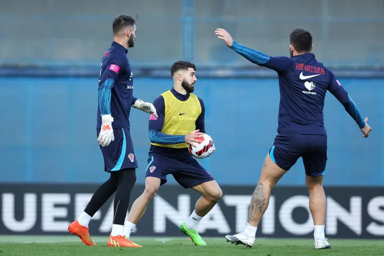 Vatreni održali posljednji trening prije utakmice s Danskom: Majer trenirao s posebnom maskom, atmosfera izgleda odlično
