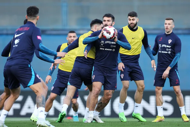 Vatreni održali posljednji trening prije utakmice s Danskom: Majer trenirao s posebnom maskom, atmosfera izgleda odlično