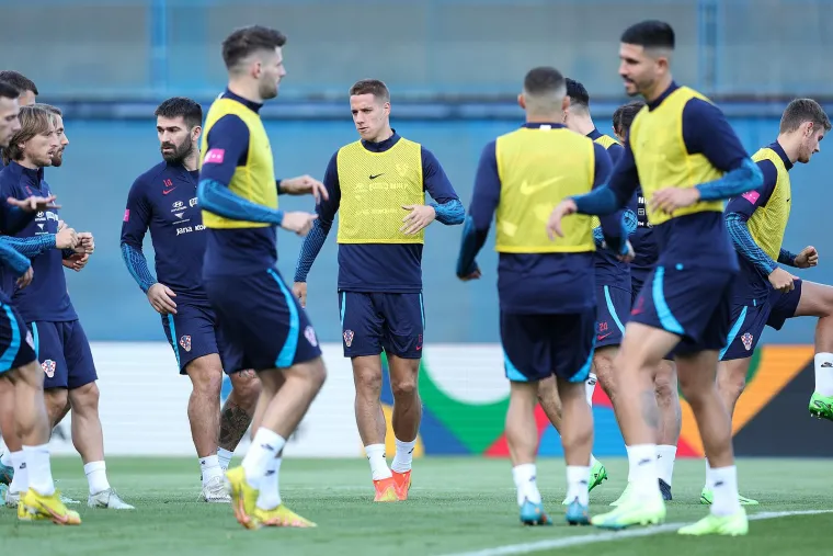 Vatreni održali posljednji trening prije utakmice s Danskom: Majer trenirao s posebnom maskom, atmosfera izgleda odlično