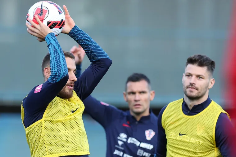 Vatreni održali posljednji trening prije utakmice s Danskom: Majer trenirao s posebnom maskom, atmosfera izgleda odlično