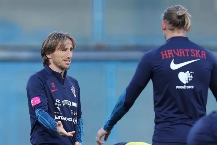 Vatreni održali posljednji trening prije utakmice s Danskom: Majer trenirao s posebnom maskom, atmosfera izgleda odlično