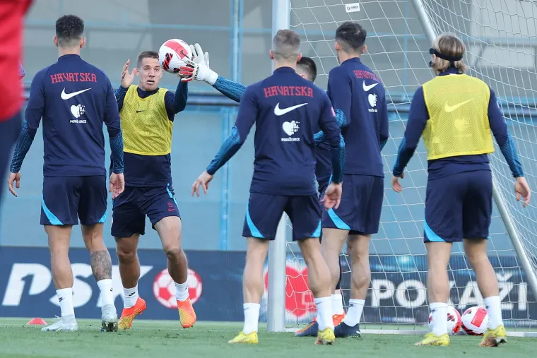 Vatreni održali posljednji trening prije utakmice s Danskom: Majer trenirao s posebnom maskom, atmosfera izgleda odlično