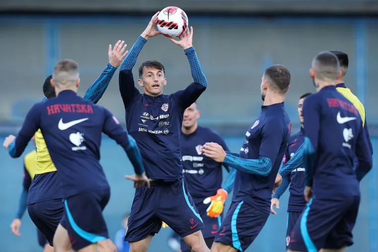 Vatreni održali posljednji trening prije utakmice s Danskom: Majer trenirao s posebnom maskom, atmosfera izgleda odlično