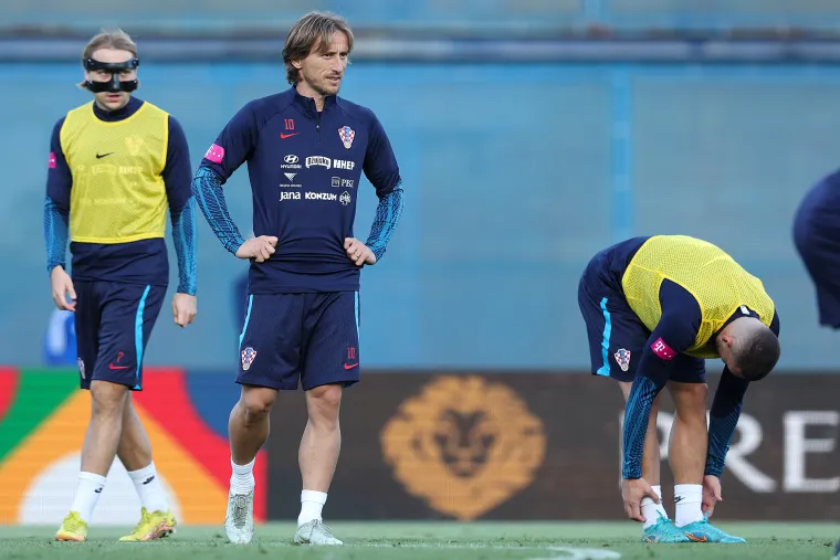 Vatreni održali posljednji trening prije utakmice s Danskom: Majer trenirao s posebnom maskom, atmosfera izgleda odlično