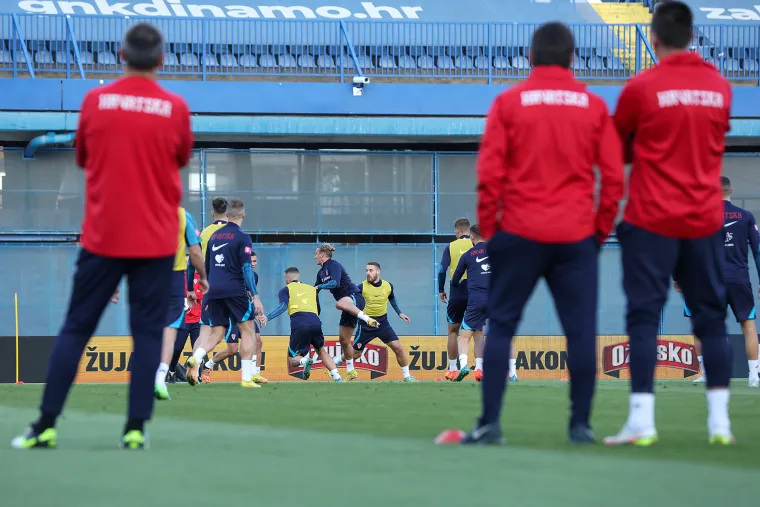 Vatreni održali posljednji trening prije utakmice s Danskom: Majer trenirao s posebnom maskom, atmosfera izgleda odlično