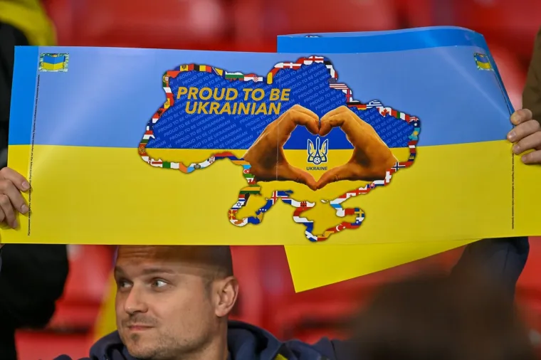 Sva tri gola postignuta su u posljednjoj četvrtini utakmice protiv Ukrajinaca, dominirale su u Glasgowu poruke mira i podr&scaron;ke Ukrajini