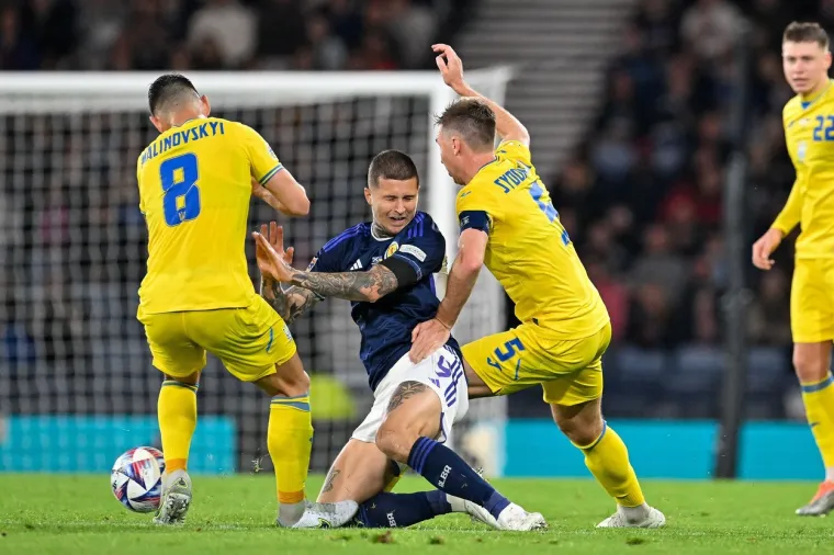 Sva tri gola postignuta su u posljednjoj četvrtini utakmice protiv Ukrajinaca, dominirale su u Glasgowu poruke mira i podr&scaron;ke Ukrajini