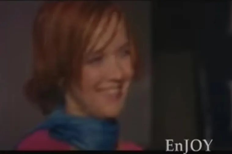 Maja je čak četiri puta s grupom Enjoy poku&scaron;ala otići na Eurosong te jednom kao solo izvođačica. Prvi put se na Dori pojavila kad joj je bilo samo dvadeset godina i sa svojim tada&scaron;njim bendom Joy izvela pjesmu "Uzalud". S nimalo impresivnih 11 bodova, zauzeli su 17. mjesto.