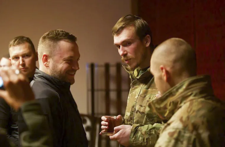 Ovo su ukrajinski vojnici koje su oslobodili Rusi, među njima su i zapovjednici iz Azovstala