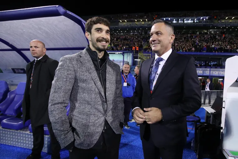 GALERIJA Pogledajte kako je izgledao emotivan opro&scaron;taj &Scaron;ime Vrsaljka od reprezentacije: Za poklon dobio čuvenu sliku