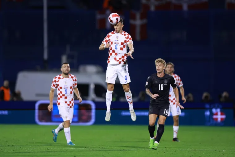 Poluvrijeme bez golova na Maksimiru: Hrvatski navijači napravili spektakularnu atmosferu