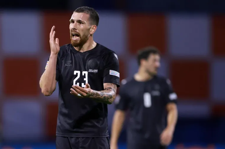 Poluvrijeme bez golova na Maksimiru: Hrvatski navijači napravili spektakularnu atmosferu