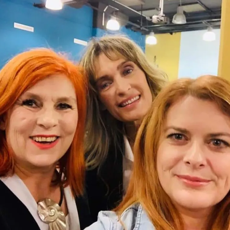 Bernarda danas ima 61 godinu. I dalje izgleda famozno, a sudeći po njezinim društvenim mrežama - i dalje radi kao model.  


