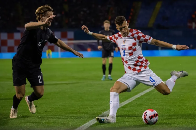 Dirljiva scena na utakmici Hrvatske i Danske: Mališan se rasplakao, a onda ga je Vatreni uzeo u ruke i utješio